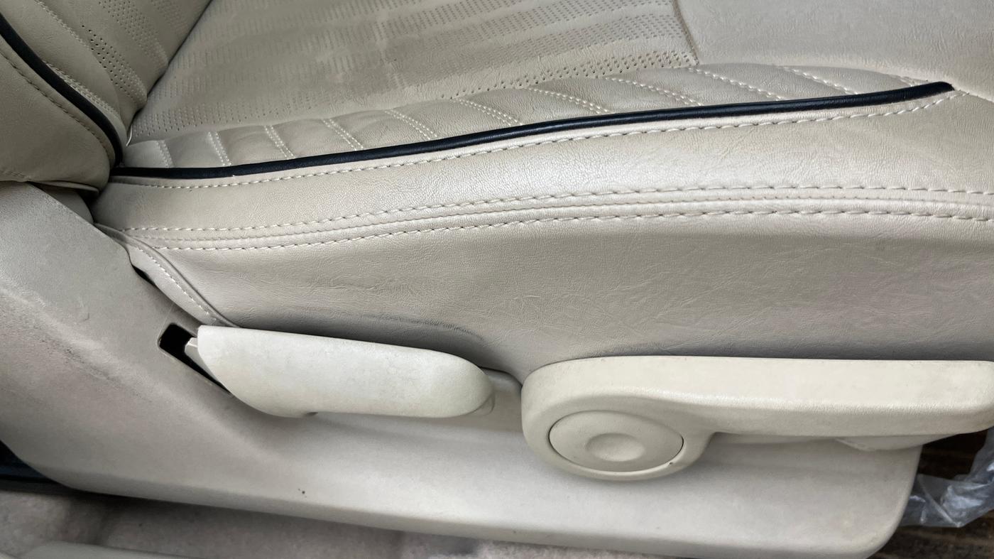 2021 Maruti Ciaz ZETA 1.5 SHVS MT PETROL, Petrol, Manual, 17,578 km, Driver Side Adjustment Panel
