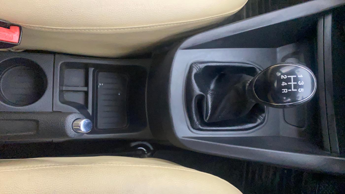 2017 Ford Figo Aspire TITANIUM 1.2 PETROL, Petrol, Manual, 42,174 km, Gear Lever