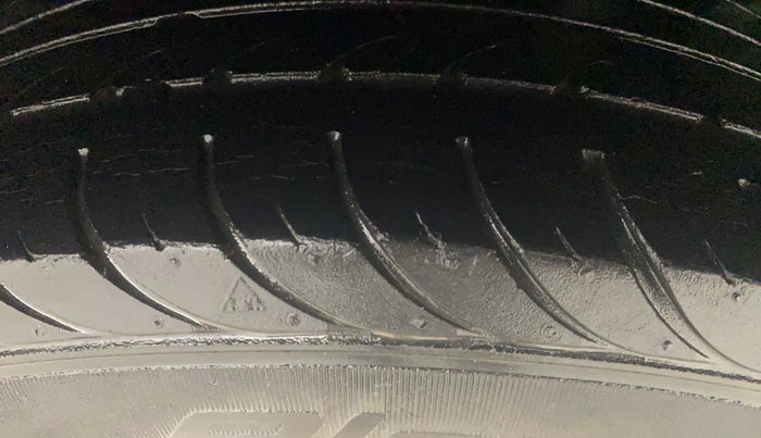 2017 Ford Figo Aspire TITANIUM 1.2 PETROL, Petrol, Manual, 42,174 km, Left Rear Tyre Tread