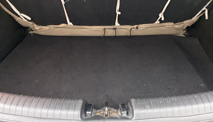 2018 Hyundai Grand i10 ASTA 1.2 KAPPA VTVT, Petrol, Manual, 44,299 km, Boot Inside