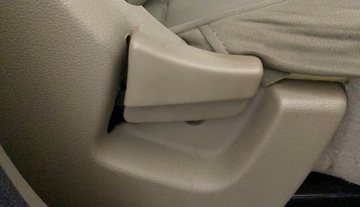 2024 Mahindra BOLERO NEO N 8, Diesel, Manual, 32,646 km, Driver Side Adjustment Panel