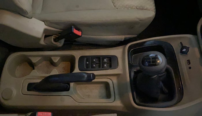 2024 Mahindra BOLERO NEO N 8, Diesel, Manual, 32,646 km, Gear Lever