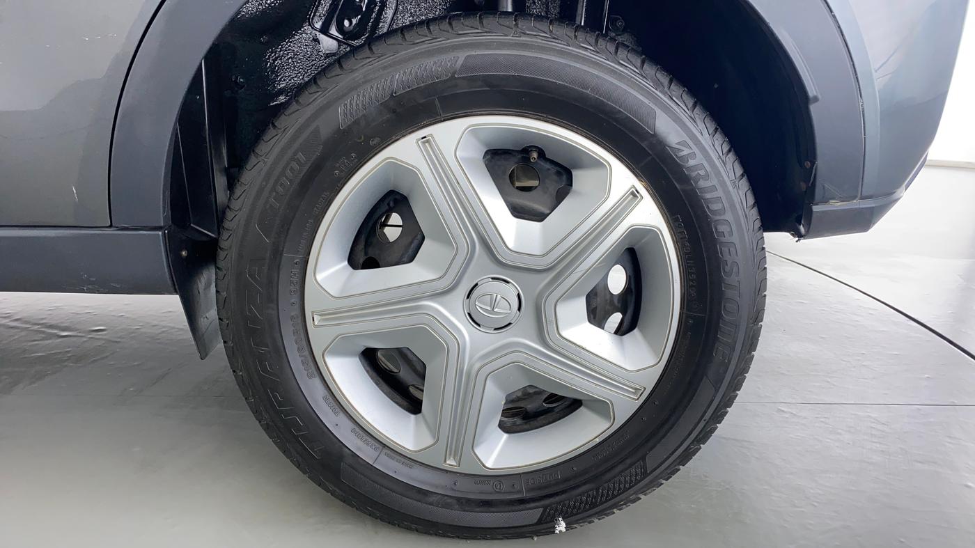 2020 Tata NEXON XMA SUNROOF 1.2 RTN, Petrol, Automatic, 26,829 km, Left Rear Wheel