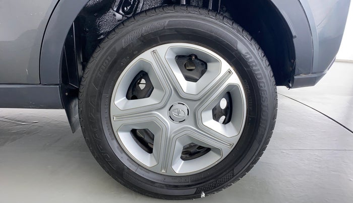 2020 Tata NEXON XMA SUNROOF 1.2 RTN, Petrol, Automatic, 26,829 km, Left Rear Wheel