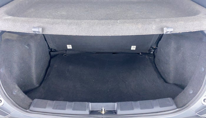 2020 Tata NEXON XMA SUNROOF 1.2 RTN, Petrol, Automatic, 26,829 km, Boot Inside