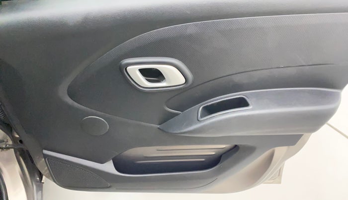2018 Datsun Redi Go T (O), Petrol, Manual, 51,647 km, Driver Side Door Panels Control