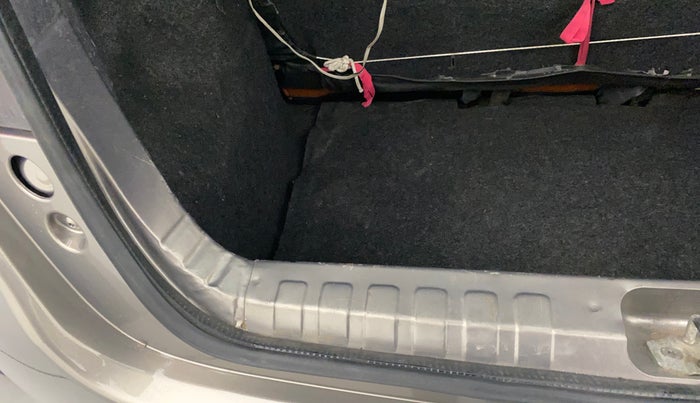 2018 Datsun Redi Go T (O), Petrol, Manual, 51,647 km, Dicky (Boot door) - Trim lock has minor damage
