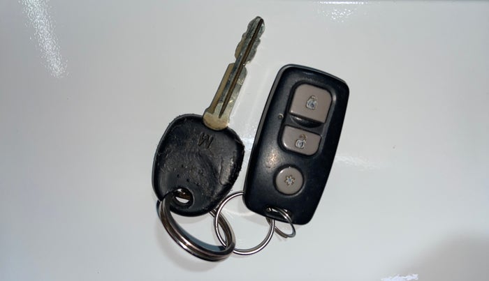 2015 Hyundai i10 MAGNA 1.1, Petrol, Manual, 1,00,643 km, Key Close Up