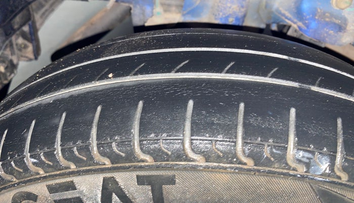 2016 Hyundai Eon ERA +, Petrol, Manual, 58,898 km, Right Rear Tyre Tread