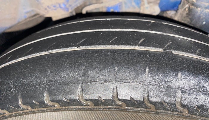 2016 Hyundai Eon ERA +, Petrol, Manual, 58,898 km, Left Rear Tyre Tread