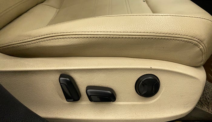 2014 Volkswagen Jetta HIGHLINE TDI AT, Diesel, Automatic, 75,042 km, Driver Side Adjustment Panel