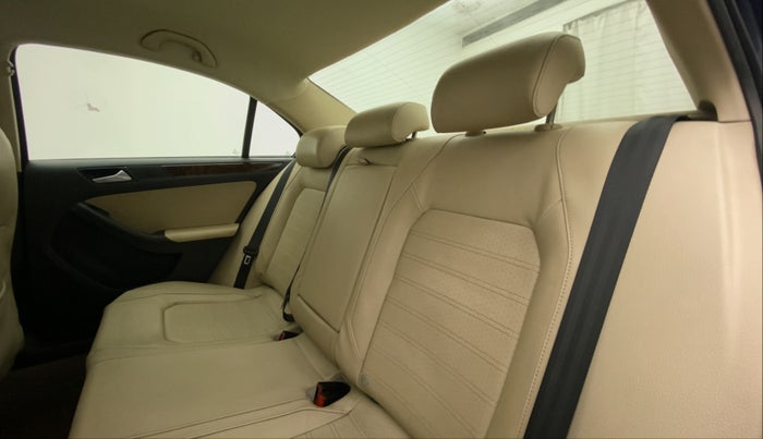 2014 Volkswagen Jetta HIGHLINE TDI AT, Diesel, Automatic, 75,042 km, Right Side Rear Door Cabin