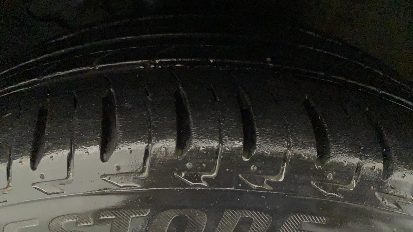 2014 Volkswagen Jetta HIGHLINE TDI AT, Diesel, Automatic, 75,042 km, Right Front Tyre Tread