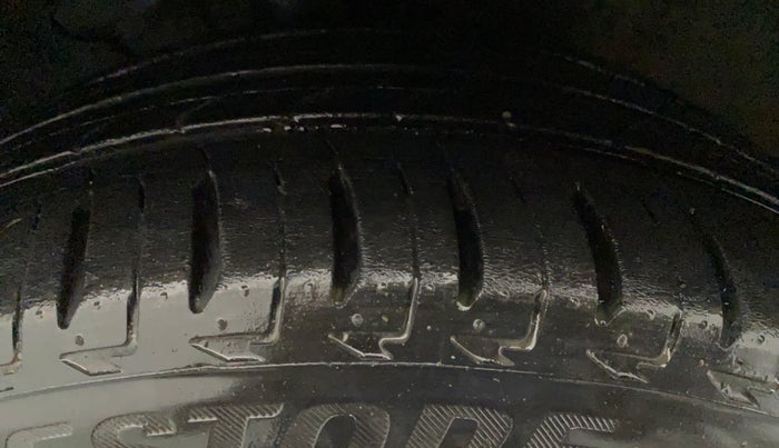 2014 Volkswagen Jetta HIGHLINE TDI AT, Diesel, Automatic, 75,042 km, Right Front Tyre Tread