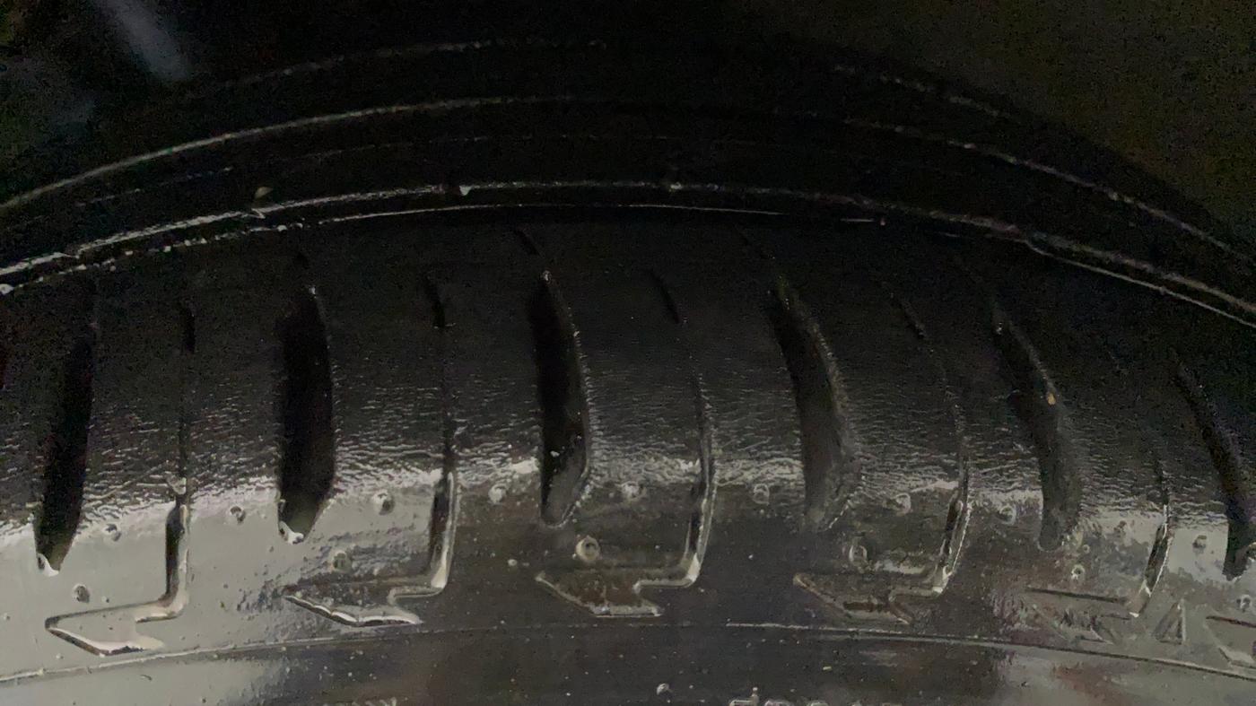 2014 Volkswagen Jetta HIGHLINE TDI AT, Diesel, Automatic, 75,042 km, Left Front Tyre Tread