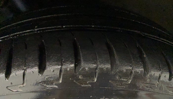 2014 Volkswagen Jetta HIGHLINE TDI AT, Diesel, Automatic, 75,042 km, Left Front Tyre Tread