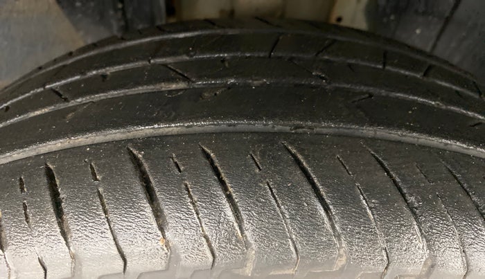 2021 Renault Kiger RXZ CVT 1.0 TURBO DUAL TONE, Petrol, Automatic, 14,608 km, Right Front Tyre Tread