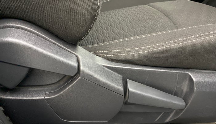 2021 Renault Kiger RXZ CVT 1.0 TURBO DUAL TONE, Petrol, Automatic, 14,608 km, Driver Side Adjustment Panel