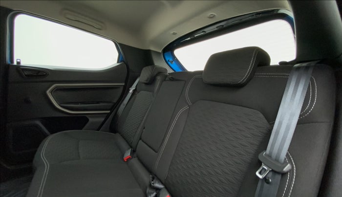 2021 Renault Kiger RXZ CVT 1.0 TURBO DUAL TONE, Petrol, Automatic, 14,608 km, Right Side Rear Door Cabin
