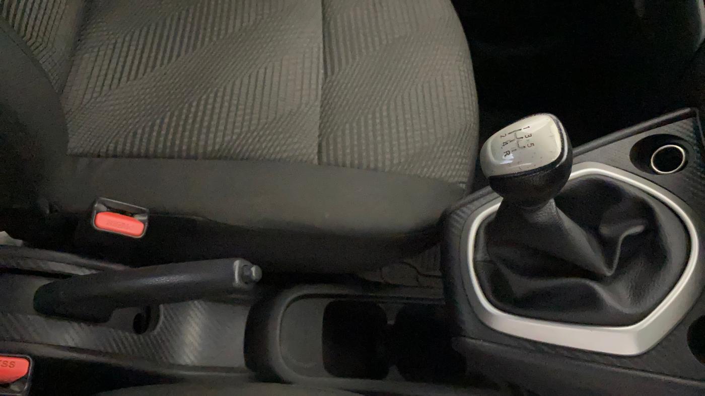 2020 Datsun Go T(O), Petrol, Manual, 70,667 km, Gear Lever