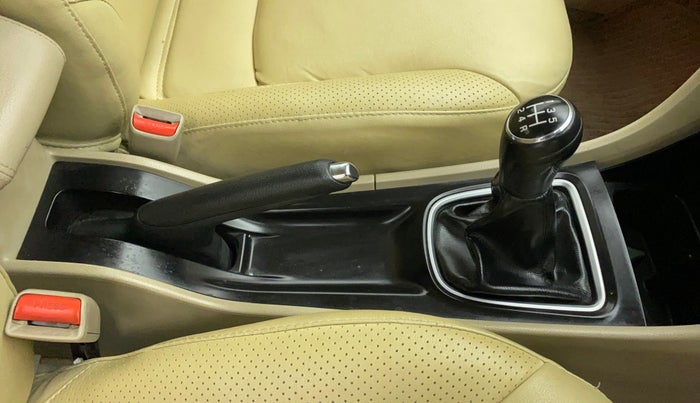 2017 Maruti Ciaz ZETA 1.4  MT PETROL, Petrol, Manual, 78,523 km, Gear Lever