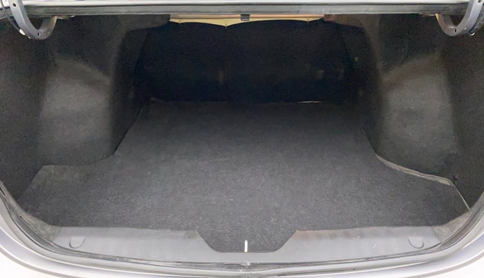 2017 Maruti Ciaz ZETA 1.4  MT PETROL, Petrol, Manual, 78,523 km, Boot Inside