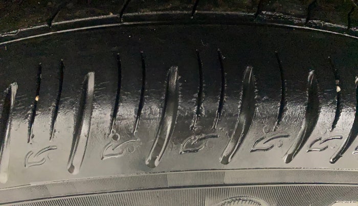 2019 Hyundai VENUE SX PLUS 1.0 TURBO DCT, Petrol, Automatic, 33,543 km, Right Rear Tyre Tread