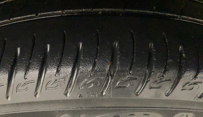 2019 Hyundai VENUE SX PLUS 1.0 TURBO DCT, Petrol, Automatic, 33,543 km, Right Front Tyre Tread