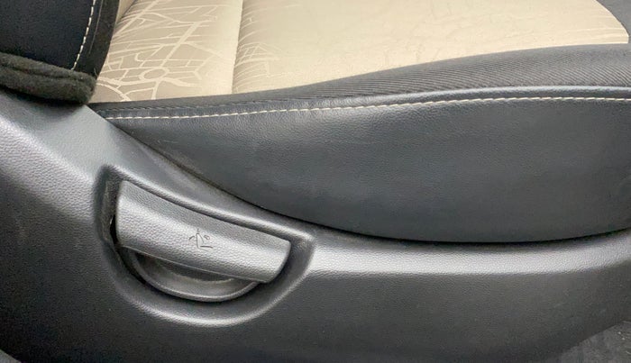 2018 Hyundai Grand i10 SPORTZ (O) AT 1.2 KAPPA VTVT, Petrol, Automatic, 21,242 km, Driver Side Adjustment Panel