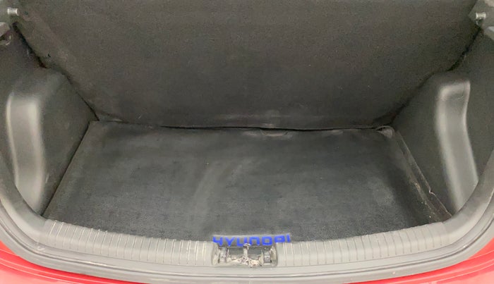 2018 Hyundai Grand i10 SPORTZ (O) AT 1.2 KAPPA VTVT, Petrol, Automatic, 21,242 km, Boot Inside