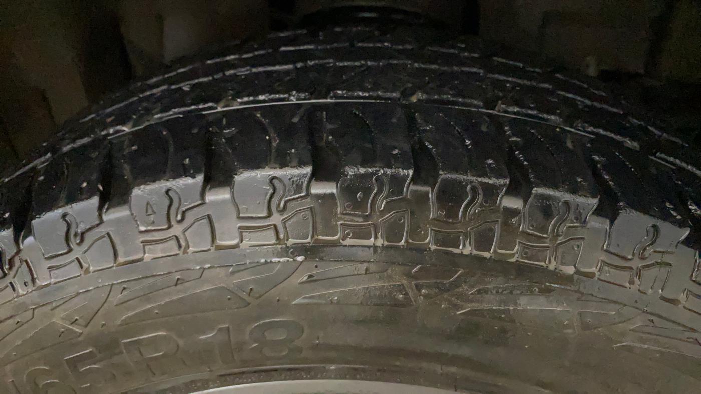 2022 Mahindra Thar LX HT PETROL 4WD MT, Petrol, Manual, 27,690 km, Right Front Tyre Tread