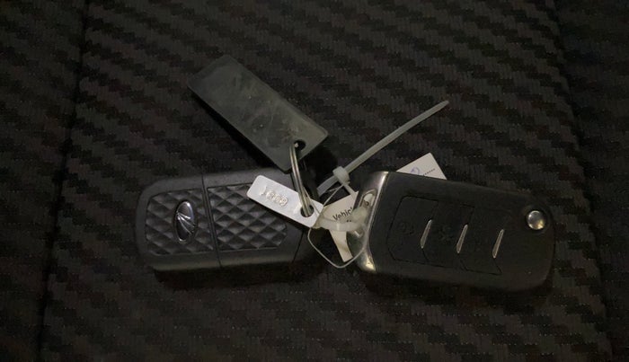 2022 Mahindra Thar LX HT PETROL 4WD MT, Petrol, Manual, 27,543 km, Key Close Up