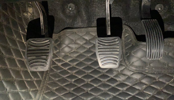 2022 Mahindra Thar LX HT PETROL 4WD MT, Petrol, Manual, 27,543 km, Pedals