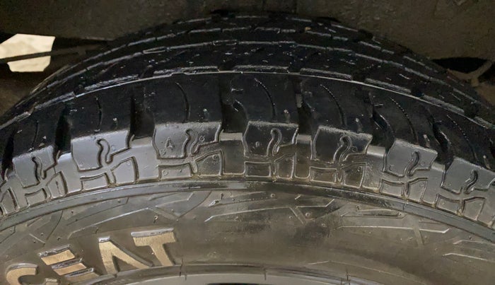 2022 Mahindra Thar LX HT PETROL 4WD MT, Petrol, Manual, 27,543 km, Right Rear Tyre Tread