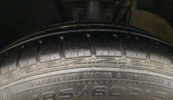 2017 Volkswagen Ameo HIGHLINE1.5L, Diesel, Manual, 33,742 km, Left Front Tyre Tread