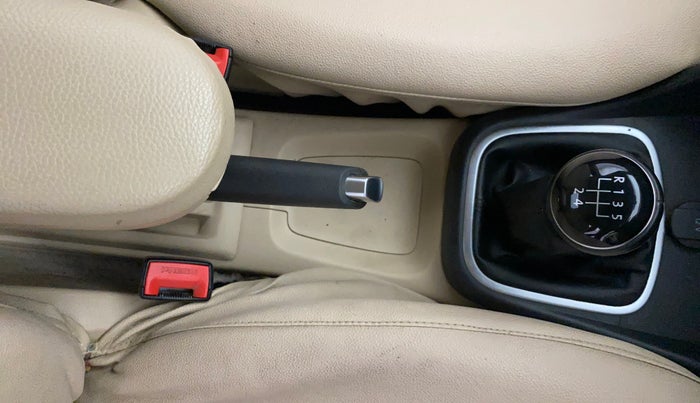 2017 Volkswagen Ameo HIGHLINE1.5L, Diesel, Manual, 33,742 km, Gear Lever