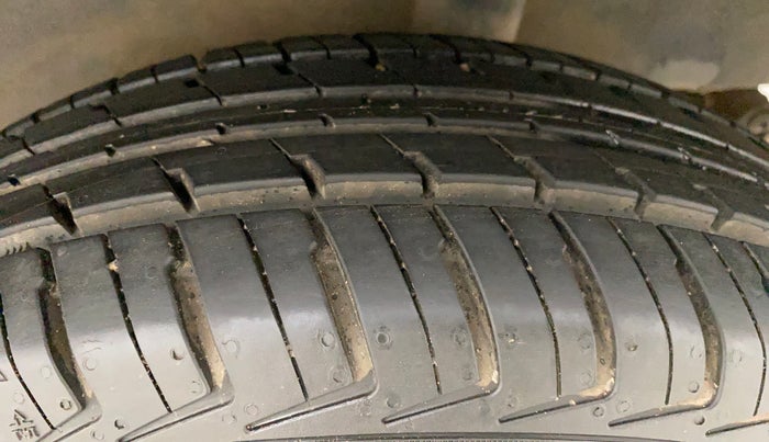 2018 Renault Kwid RXT 1.0 AMT (O), Petrol, Automatic, 40,031 km, Left Rear Tyre Tread