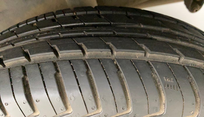 2018 Renault Kwid RXT 1.0 AMT (O), Petrol, Automatic, 40,031 km, Right Rear Tyre Tread