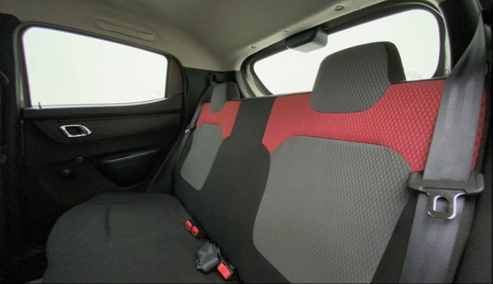 2018 Renault Kwid RXT 1.0 AMT (O), Petrol, Automatic, 40,031 km, Right Side Rear Door Cabin