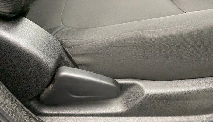2018 Renault Kwid RXT 1.0 AMT (O), Petrol, Automatic, 40,031 km, Driver Side Adjustment Panel