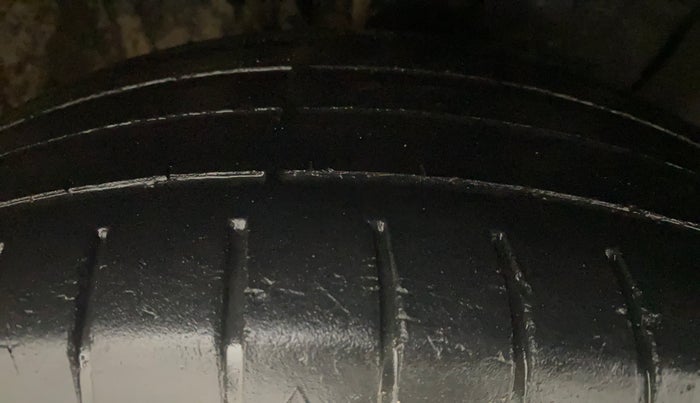 2015 Hyundai Elite i20 ASTA 1.2, Petrol, Manual, 77,895 km, Right Front Tyre Tread