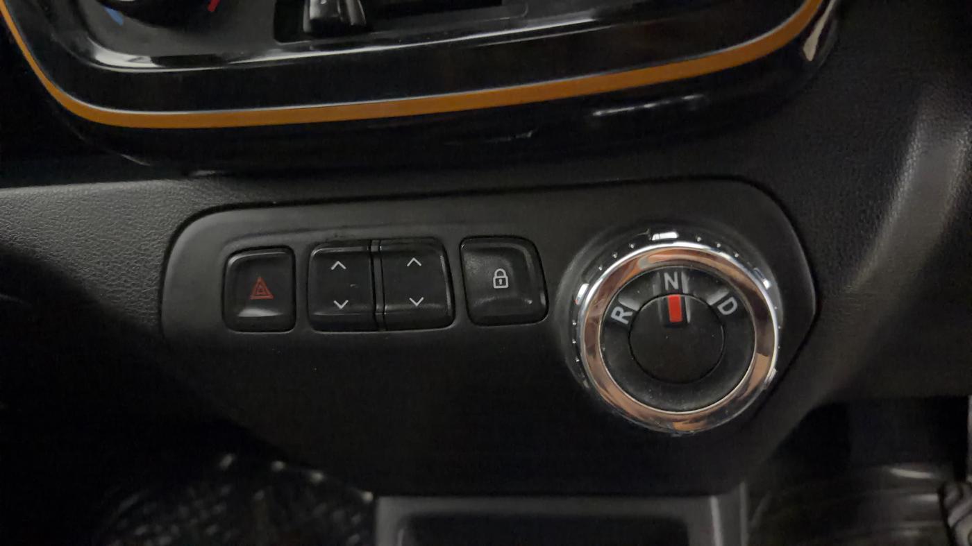 2017 Renault Kwid CLIMBER 1.0 AMT, Petrol, Automatic, 45,247 km, Gear Lever