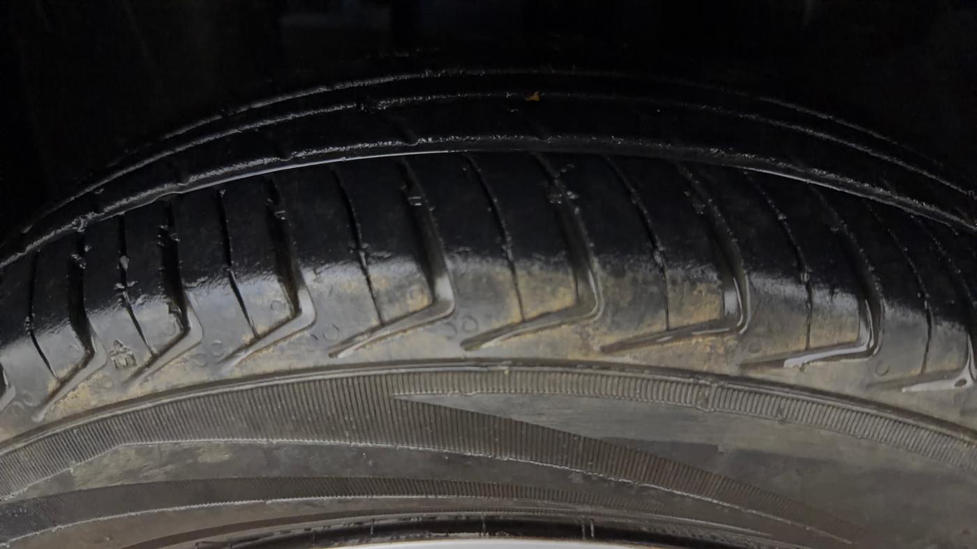 2017 Renault Kwid CLIMBER 1.0 AMT, Petrol, Automatic, 45,247 km, Left Front Tyre Tread