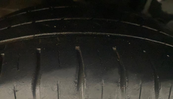 2016 Tata Tiago XZ PETROL, Petrol, Manual, 57,688 km, Right Rear Tyre Tread