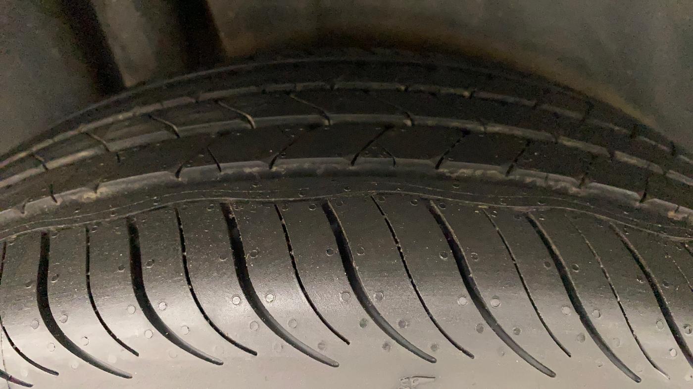 2018 Maruti Ciaz ALPHA 1.5 SHVS PETROL, Petrol, Manual, 43,109 km, Right Rear Tyre Tread