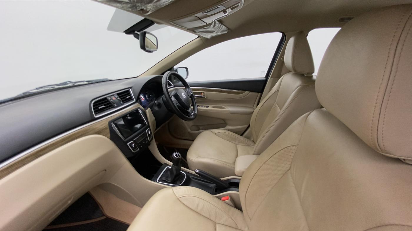 2018 Maruti Ciaz ALPHA 1.5 SHVS PETROL, Petrol, Manual, 43,109 km, Right Side Front Door Cabin