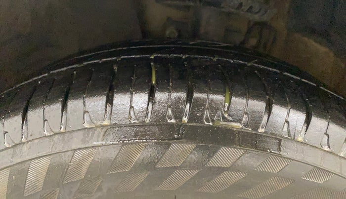 2017 Volkswagen Polo HIGHLINE1.5L, Diesel, Manual, 68,743 km, Left Front Tyre Tread