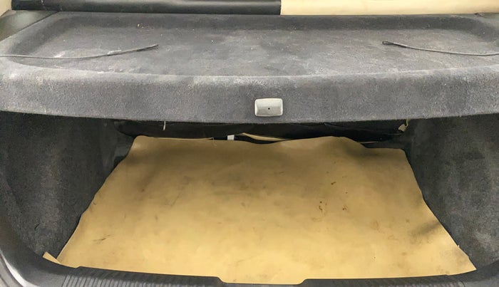 2017 Volkswagen Polo HIGHLINE1.5L, Diesel, Manual, 68,743 km, Boot Inside