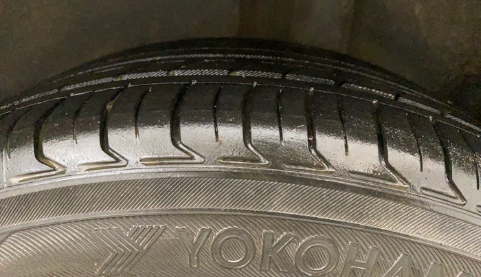 2017 Volkswagen Polo HIGHLINE1.5L, Diesel, Manual, 68,743 km, Left Rear Tyre Tread