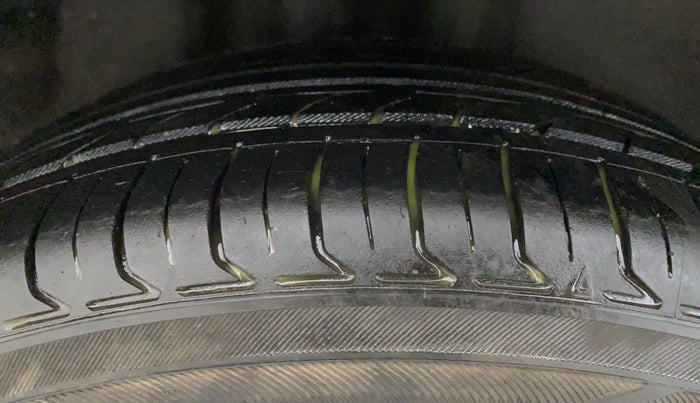 2017 Volkswagen Polo HIGHLINE1.5L, Diesel, Manual, 68,743 km, Right Rear Tyre Tread